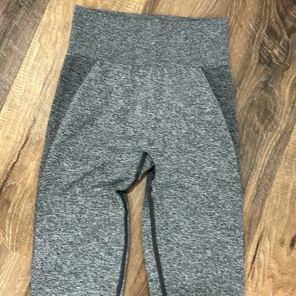 Gymshark Gray and purple leggings. Unknown size see measurements maybe XS - Picture 9 of 16